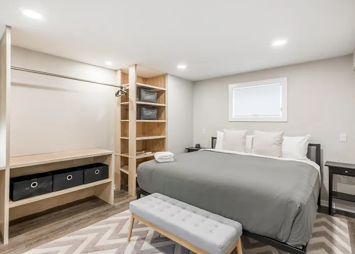 Apartment Adults Only - Walk To The United Center! Modern Touches Surround - Check Out The Open Staircase! Apts
